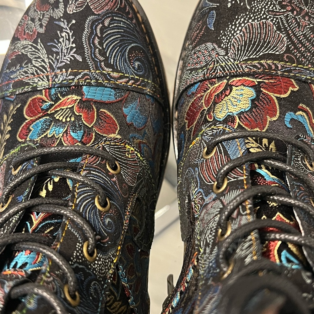 Floral Embroidered Ankle Boots - Picture 6 of 9